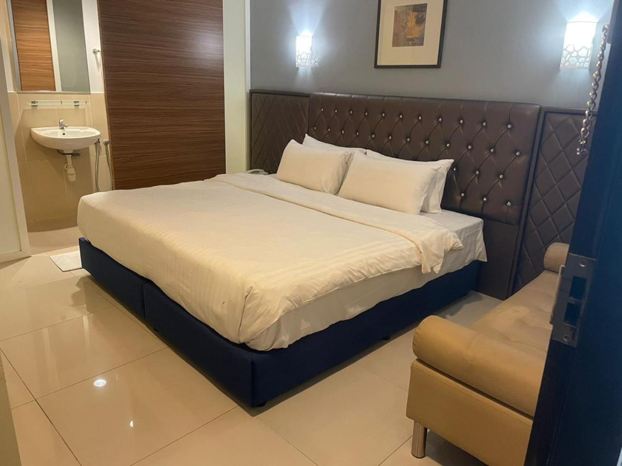 Mangga Boutique Hotel Seri Kembangan Exteriör bild